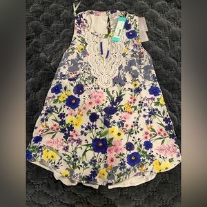 New with tags Daniel Rainn sleeveless blouse